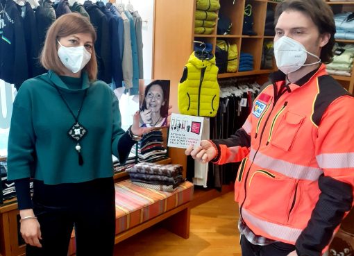 Commercianti di corso Amendola per la Croce Gialla di Ancona